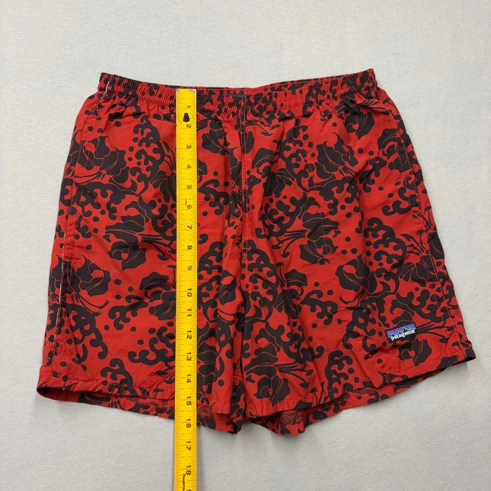 Patagonia Baggies Shorts Mens M Red Black Floral Paisley 5